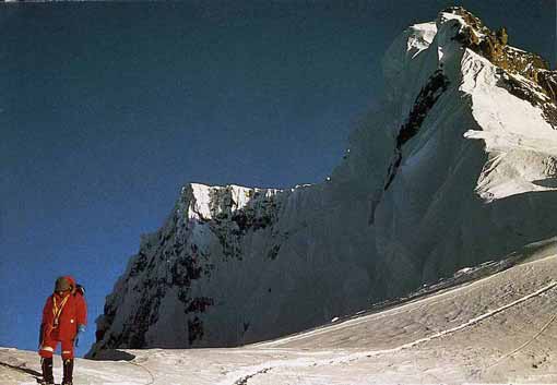 
Pete Thexton at the col on Broad peak at 7800m just minutes before developing pulmonary edema - Thin Air Encounters In The Himalaya book
